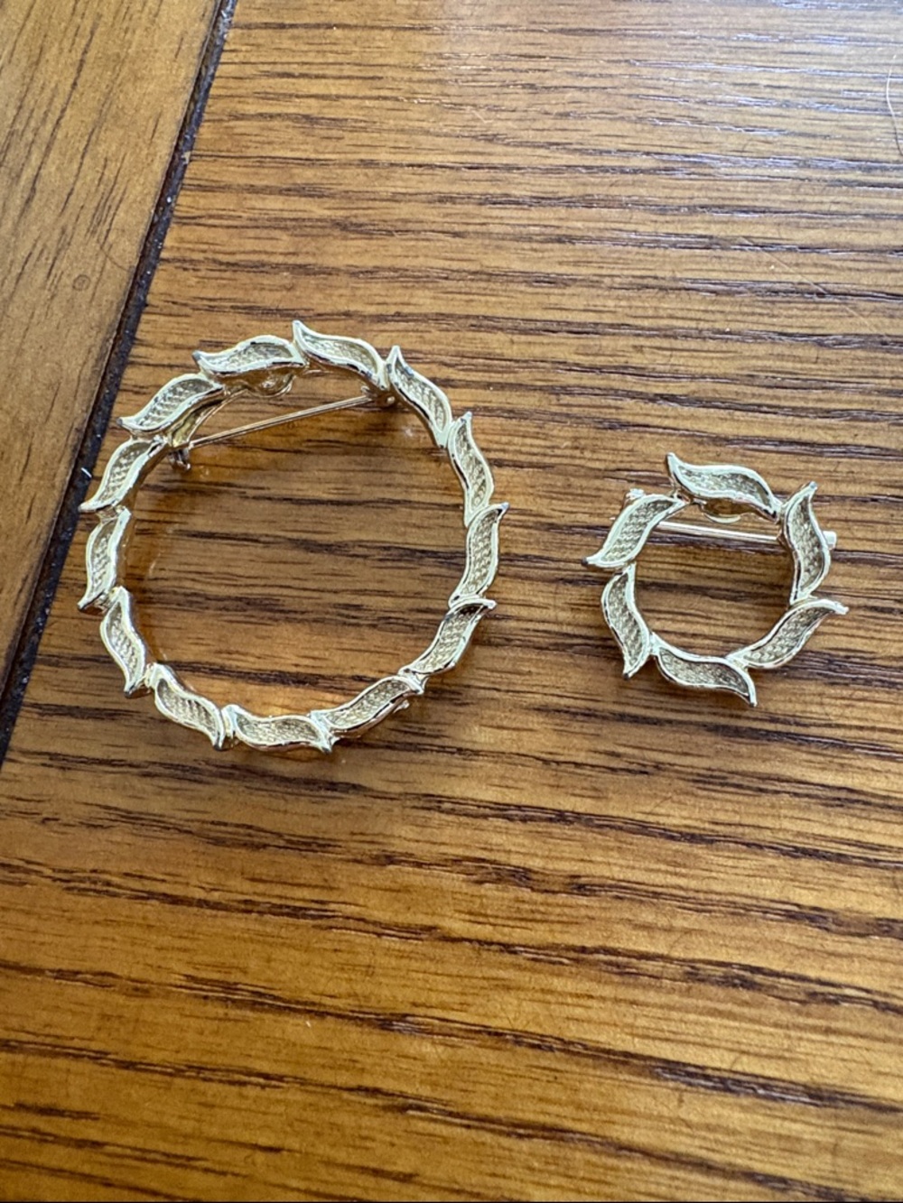 Vintage Gold Leaf Wreath Brooch Set
